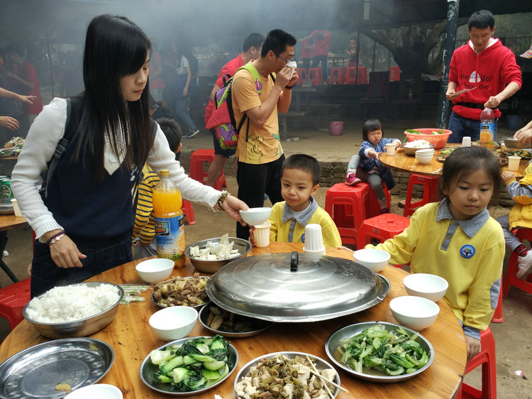 吃饭.jpg