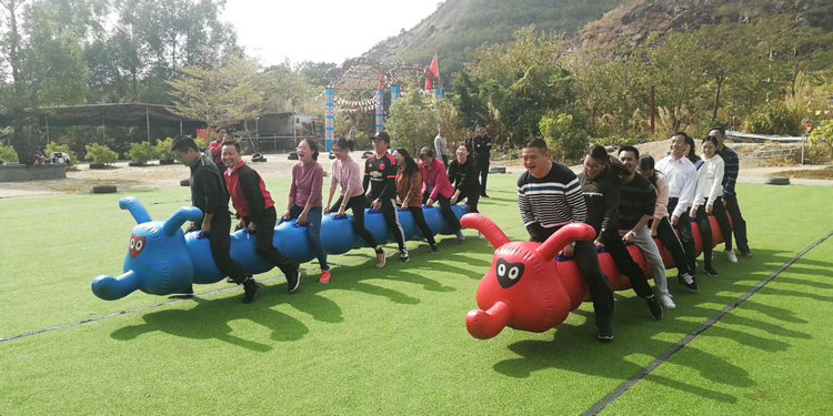 趣味团建：草地毛毛虫.jpg